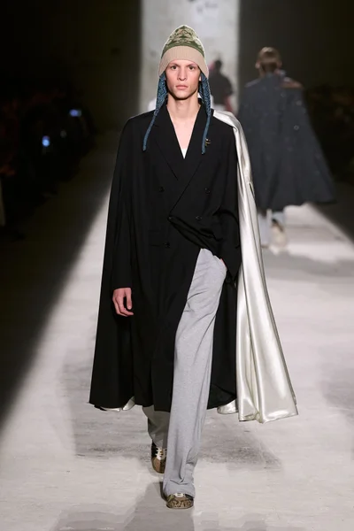 Look 64